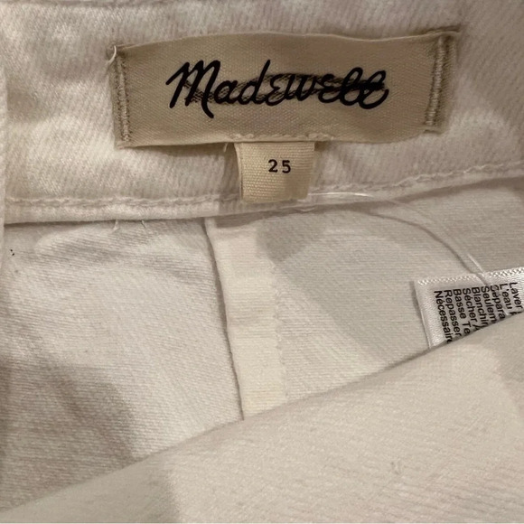 NWT Madewell Denim High-Waist Straight
Mini Skirt in Tile White
Size 25 - Picture 9 of 10